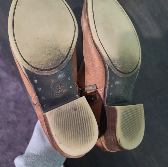 Lucky Brand Basel Leather cognac booties - Picture 3 of 3